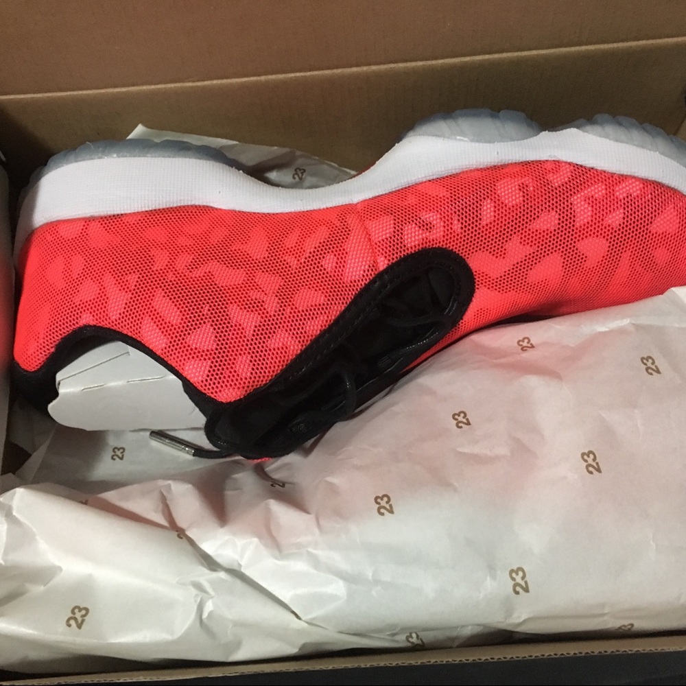 Men’s Jordans Size 8 - Picture 6 of 7